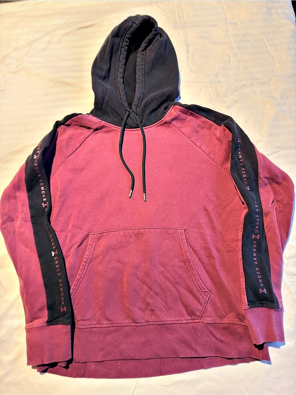 Under Armour UA Icon Fleece Taped Hoodie Burgundy & Black Small Unisex
